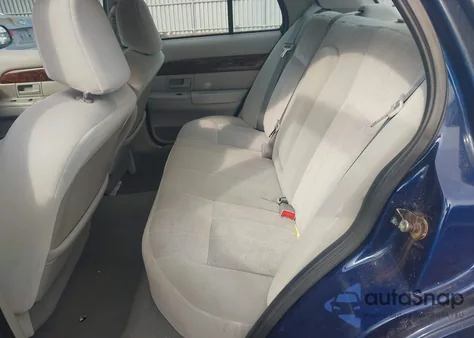 2004 Mercury Grand Marquis Gs z USA, uszkodzony, nr VIN 2MEFM74W14X652587